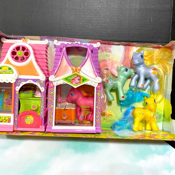 MY LITTLE PONY G3 VTG 2003 CELEBRATION SALON w/AMBERLOCKS & 3 MORE PONY FIGURES - Picture 2 of 16